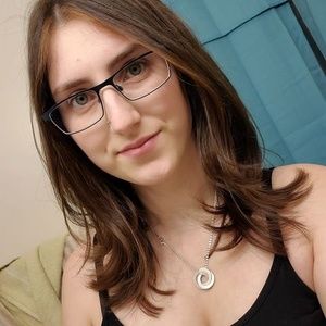 Meet your Posher, Kayla